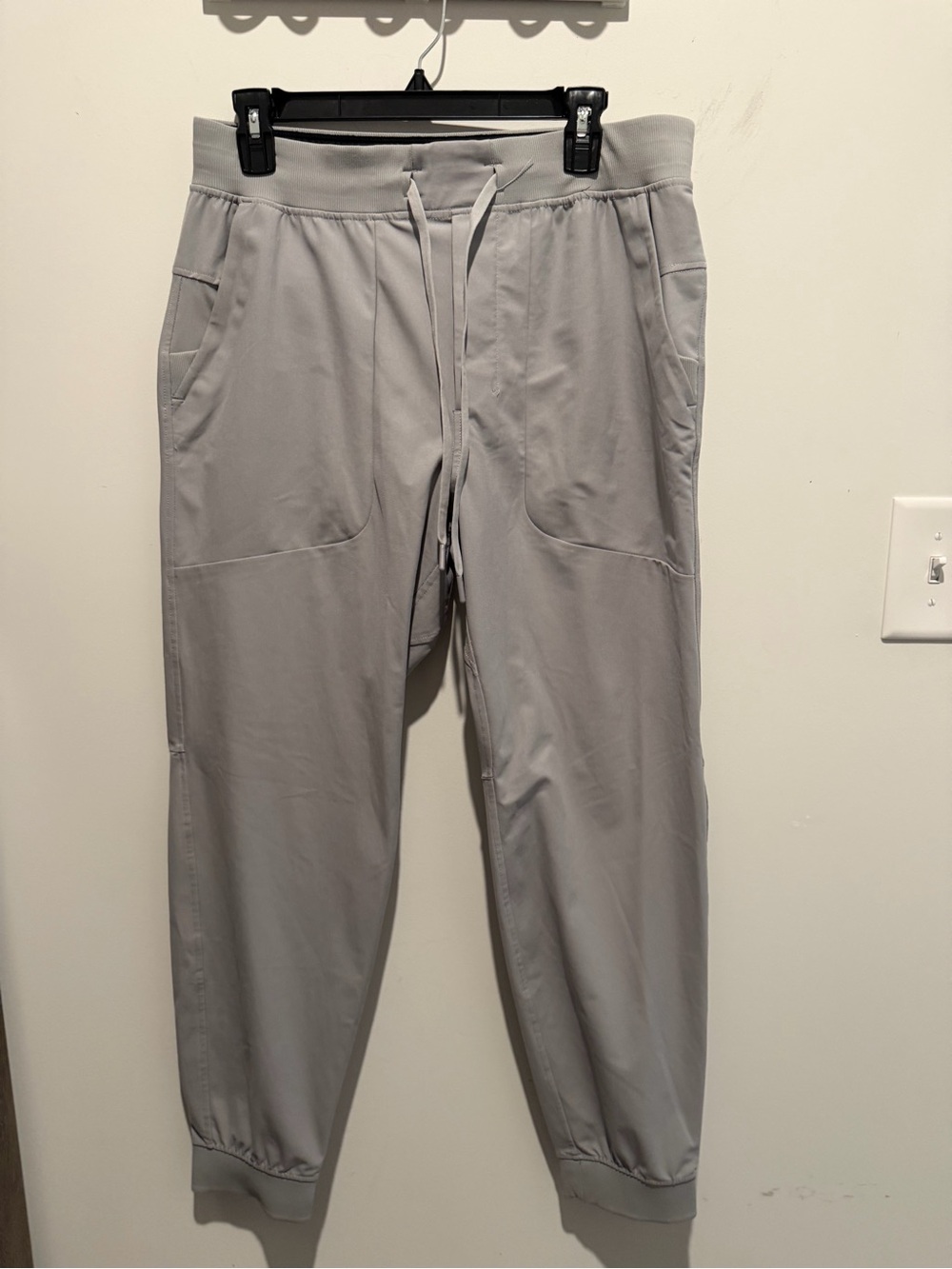 Lululemon Men's Lightweight Jogger Pants in Light Gray